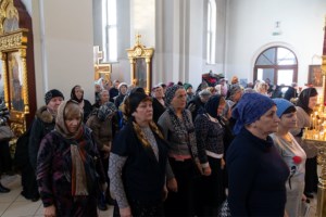 Великое повечерие с чтением канона преподобного Андрея Критского в храме великомученика Георгия Победоносца г. Саратова