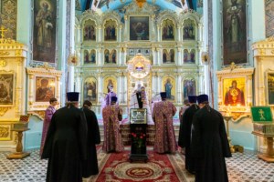 Литургия Преждеосвященных Даров в храме в честь Сошествия Святого Духа г. Саратова