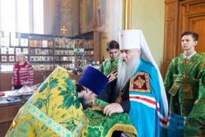 Божественная литургия в храме в честь Покрова Пресвятой Богородицы г. Саратова