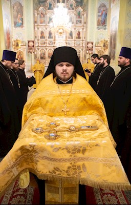 Митрополит Игнатий совершил всенощное бдение в храме Покрова Пресвятой Богородицы г. Саратова