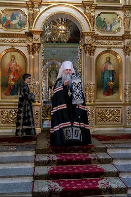 Великое повечерие с чтением канона преподобного Андрея Критского в Покровском храме г. Саратова