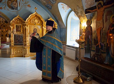 Утреня с чтением акафиста в Свято-Троицком кафедральном соборе г. Саратова