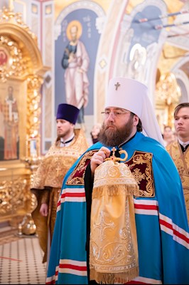 Митрополит Игнатий совершил Божественную литургию в Свято-Троицком кафедральном соборе г. Саратова