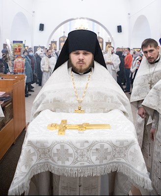 Митрополит Игнатий совершил Божественную литургию в Петропавловском храме г. Саратова