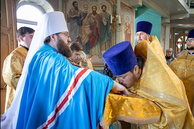 Митрополит Игнатий совершил Божественную литургию в храме Всех святых, в земле Русской просиявших, г. Саратова
