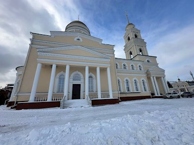 Митрополит Игнатий посетил кафедральный собор в Вольске
