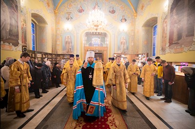 Митрополит Игнатий совершил Божественную литургию и молебен на новый год в Покровском соборе г. Саратова