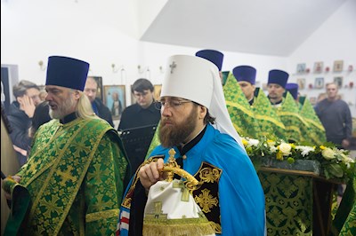 Митрополит Игнатий совершил Великое освящение храма преподобного Серафима Саровского р.п. Татищево и первую Божественную литургию в новоосвященном храме