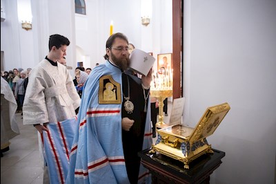 Митрополит Игнатий совершил Божественную литургию и чин Великого освящения воды в храме святителя Тихона, епископа Воронежского, Задонского чудотворца, г. Саратова