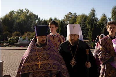Митрополит Игнатий совершил Божественную литургию в Крестовоздвиженском храме г. Хвалынска