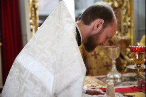 Божественная литургия в храме во имя Всех Святых, в земле Российской просиявших, г.Саратова