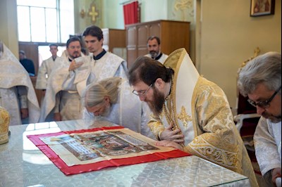Митрополит Игнатий совершил Божественную литургию в Покровском соборе г. Саратова