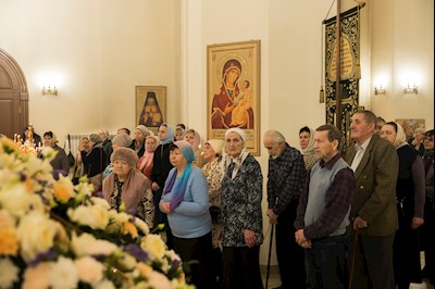Митрополит Игнатий совершил Божественную литургию в соборном храме святителя Спиридона Тримифунтского г. Саратова