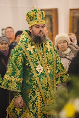 Архиереи Саратовской митрополии совершили Божественную литургию в соборном храме святого благоверного князя Александра Невского г. Ртищево