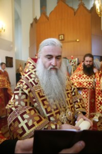 Митрополит Лонгин возглавил Литургию с сурдопереводом