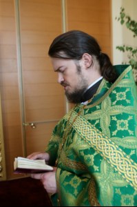 Божественная литургия и Великая вечерня в Свято-Троицком соборе Вольска