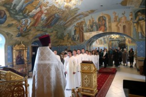Крещальная литургия в Свято-Троицком соборе Саратова