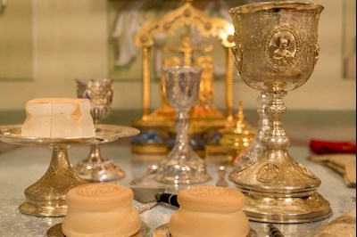 Митрополит Игнатий совершил ночную Божественную литургию в Покровском соборе г. Саратова