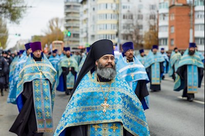 В Саратове прошел традиционный крестный ход с Казанской иконой Божией Матери