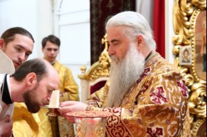 Божественная литургия в храме во имя Всех Святых, в земле Российской просиявших, г.Саратова