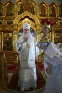Крещальная литургия в Свято-Троицком соборе Саратова