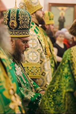 Архиереи Саратовской митрополии совершили Божественную литургию в соборном храме святого благоверного князя Александра Невского г. Ртищево