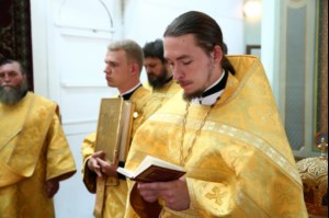 Божественная литургия в храме во имя Всех Святых, в земле Российской просиявших, г.Саратова