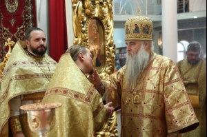 Божественная литургия в храме во имя Всех святых, в земле Российской просиявших, г.Саратова