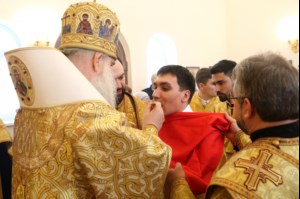 Божественная литургия в храме святителя Иоанна Златоуста в п. Зональный г.Саратова