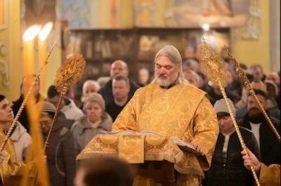 Митрополит Игнатий совершил Божественную литургию и молебен на новый год в Покровском соборе г. Саратова