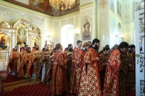 Божественная литургия в храме в честь Покрова Пресвятой Богородицы г. Саратова