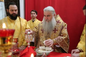 Божественная литургия в храме во имя Всех Святых, в земле Российской просиявших, г.Саратова
