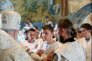 Крещальная литургия в Свято-Троицком соборе Саратова