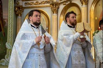 Митрополит Игнатий совершил Божественную литургию в Покровском соборе г. Саратова