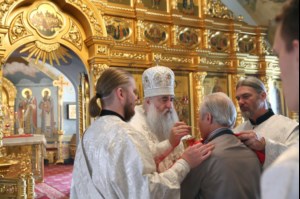 Крещальная литургия в Свято-Троицком соборе Саратова