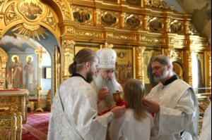 Крещальная литургия в Свято-Троицком соборе Саратова