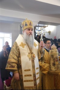 Божественная литургия в храме святителей Василия Великого, Григория Богослова, Иоанна Златоуста г.Саратова
