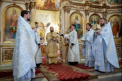 Митрополит Игнатий совершил Божественную литургию в Покровском соборе г. Саратова