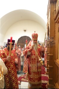 Божественная литургия и панихида в храме во имя святителя и чудотворца Николая на Елшанском кладбище г.Саратова