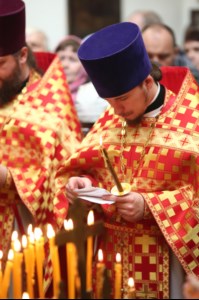 Божественная литургия и панихида в храме во имя святителя и чудотворца Николая на Елшанском кладбище г.Саратова