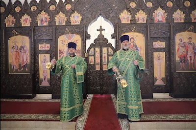 Митрополит Игнатий совершил Литургию Преждеосвященных Даров в храме в честь иконы Божией Матери «Всех скорбящих Радость» г. Саратова