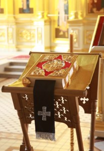 Богослужение Царских часов на Архиерейском подворье — храме во имя святого апостола и евангелиста Иоанна Богослова