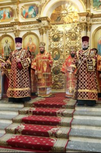 Божественная литургия в храме в честь Покрова Пресвятой Богородицы