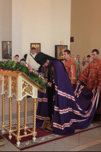 Божественная литургия в Свято-Троицком кафедральном соборе города Вольска