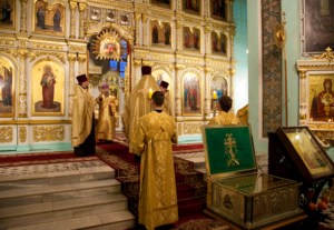 Всенощное бдение в храме в честь Сошествия Святого Духа города Саратова