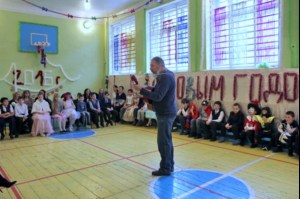 Священник стал гостем Новогодней елки в школе-интернате