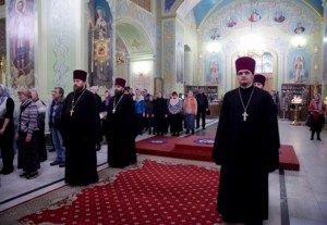 Всенощное бдение в храме в честь Покрова Пресвятой Богородицы г. Саратова