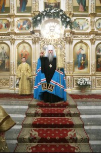 Митрополит Лонгин совершил Великую Рождественскую вечерню в Покровском храме Саратова