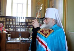 Божественная литургия в храме в честь Покрова Пресвятой Богородицы г.Саратова