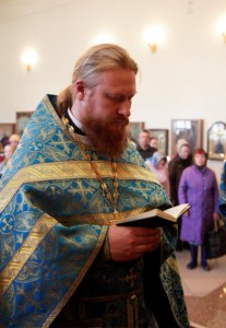 Вечерня в соединении с Божественной литургией свт. Иоанна Златоуста в храме в честь Благовещения Пресвятой Богородицы г.Вольска